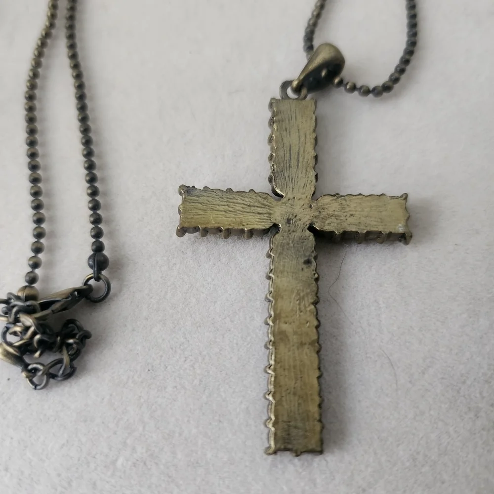 N/A pretty cross
